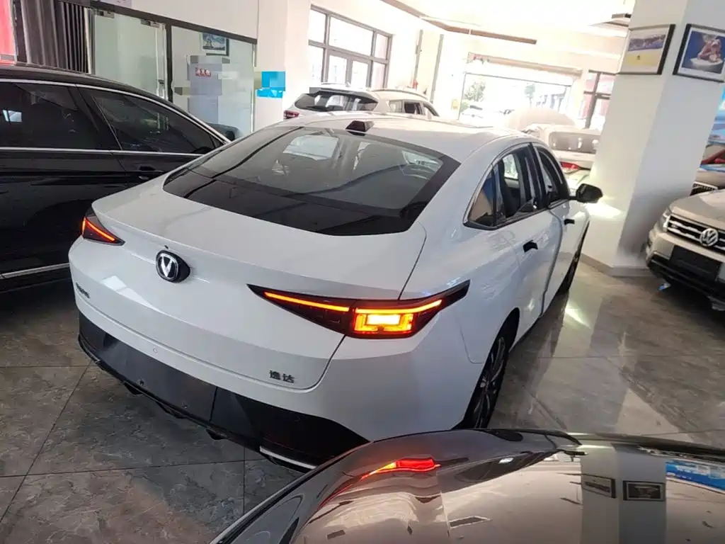 Changan Yida — миниатюра 7