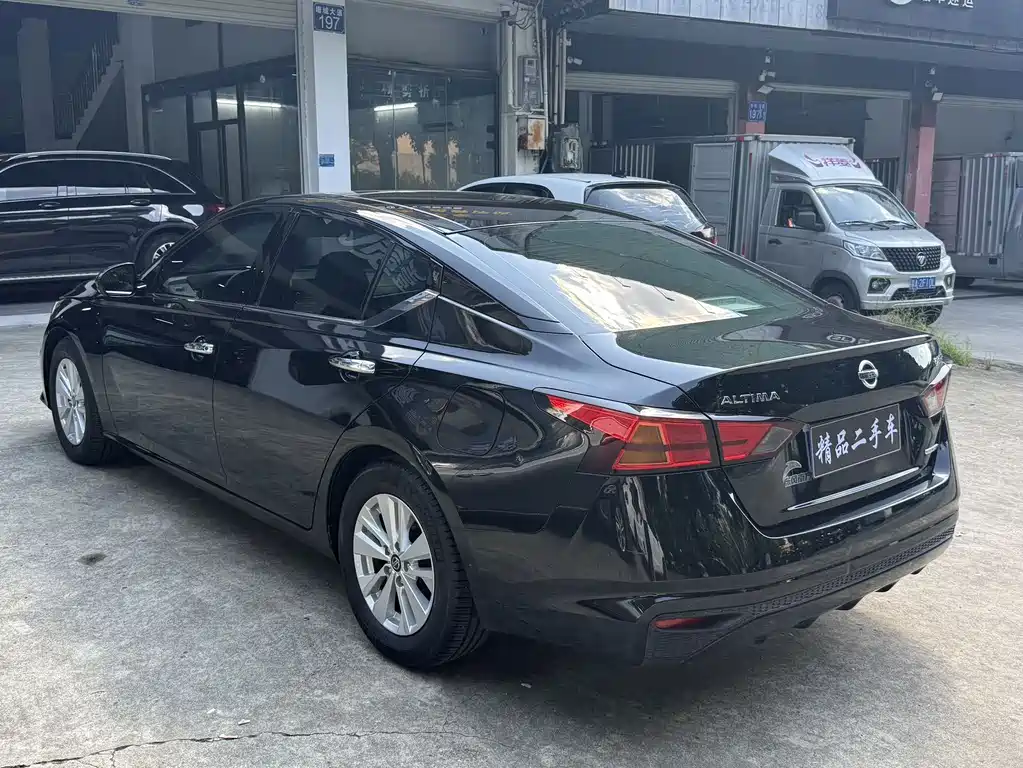 Nissan Teana — миниатюра 18