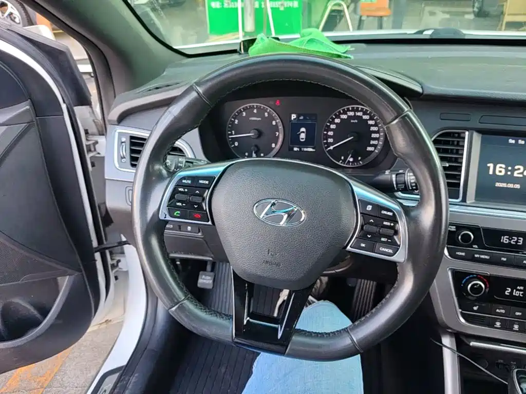 Hyundai Sonata — миниатюра 11