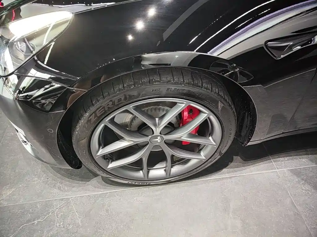 Tesla Model 3 — миниатюра 23