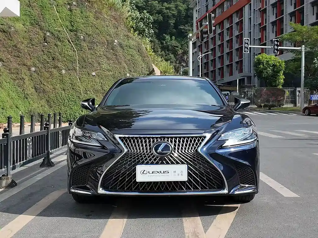 Lexus LS — миниатюра 2