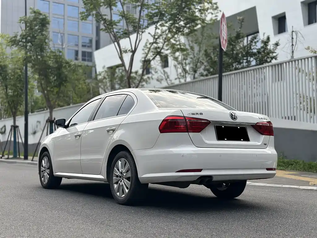 Volkswagen Lavida — миниатюра 4