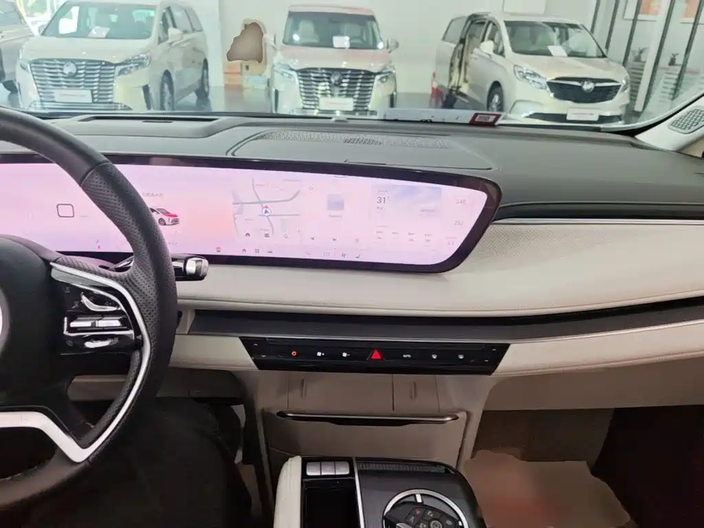 Buick GL8 Hybrid — миниатюра 10