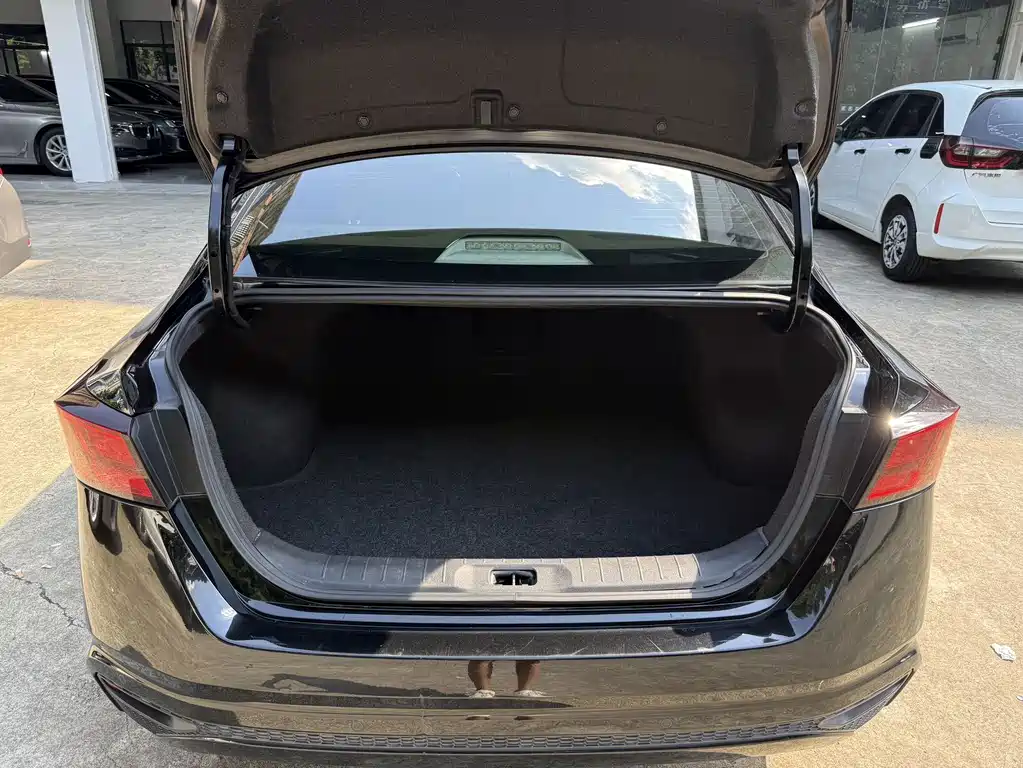 Nissan Teana — миниатюра 13