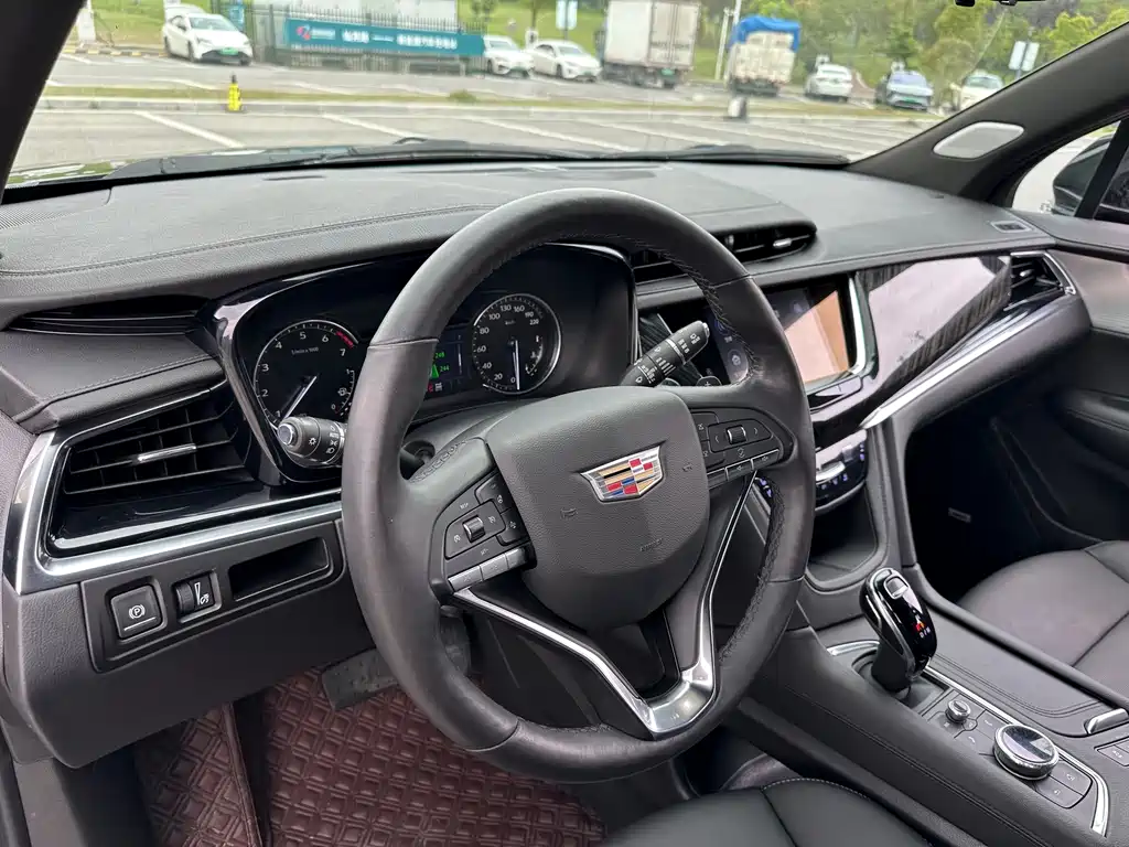 Cadillac XT6 — миниатюра 14