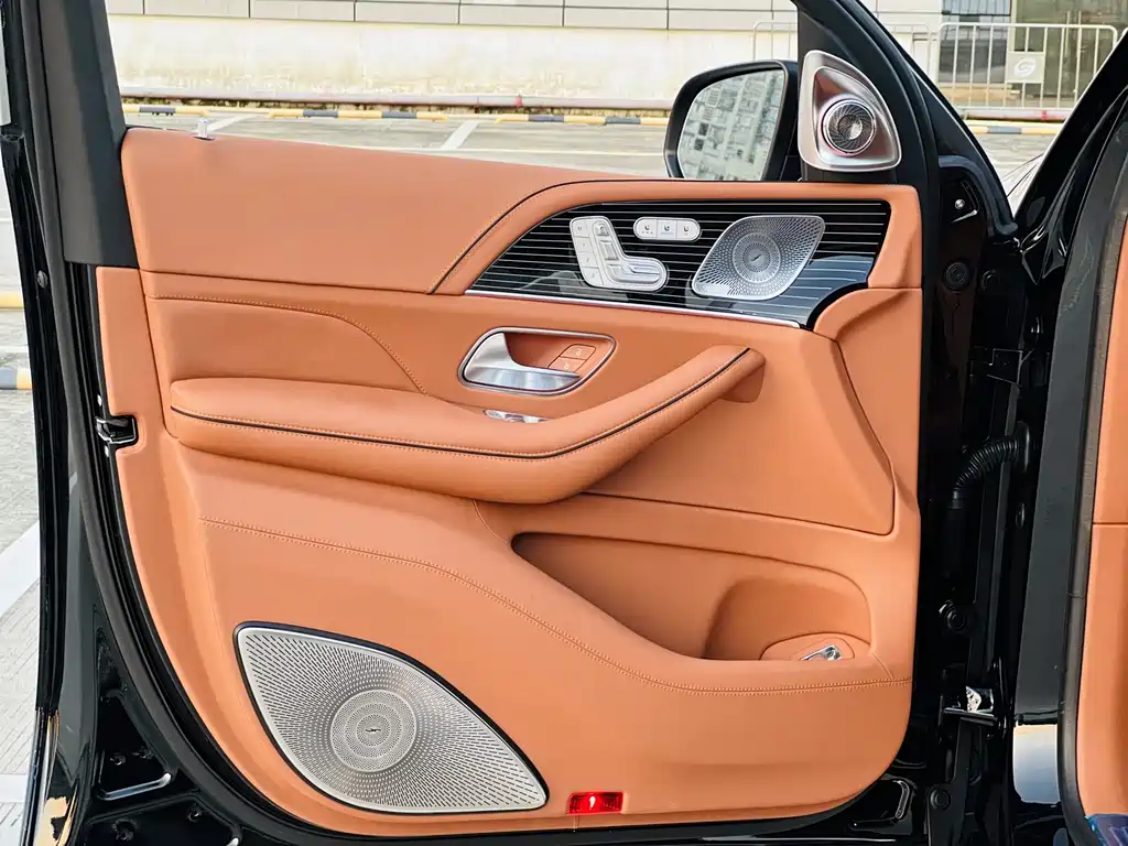 Mercedes-Benz GLS — миниатюра 16