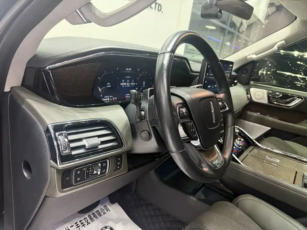 Lincoln Navigator — миниатюра 13