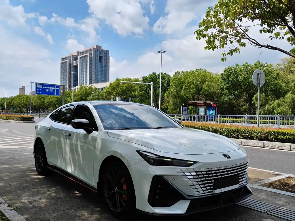 Changan UNI-V — миниатюра 3