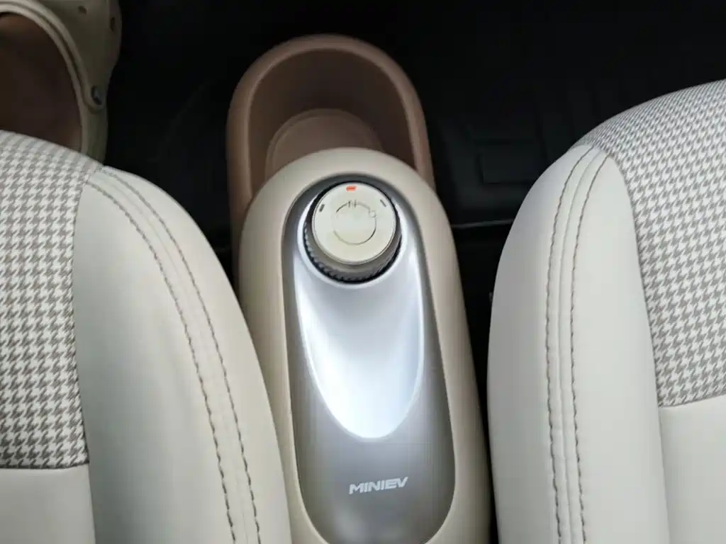 Wuling MINIEV — миниатюра 14