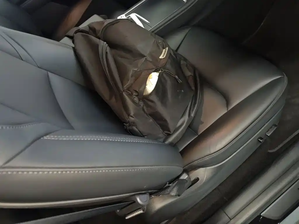 Tesla Model Y — миниатюра 25