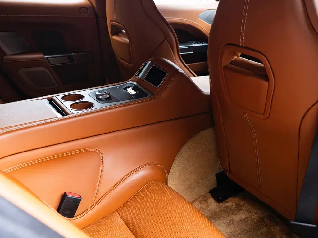 Aston Martin Rapide — миниатюра 26