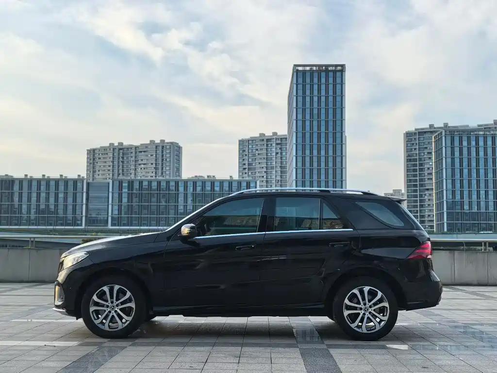 Mercedes-Benz GLE (Import) — миниатюра 3