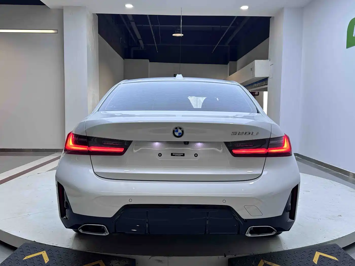 BMW 3 series 2023 Белый из Китая, фото 2