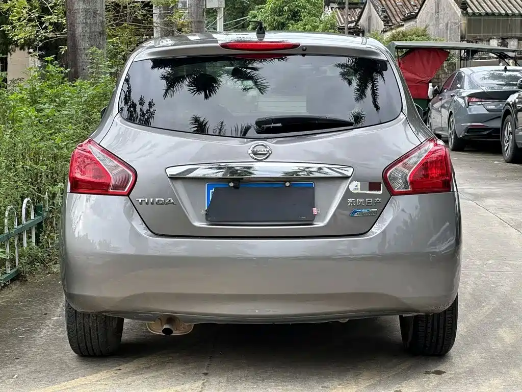 Nissan Tiida — миниатюра 9