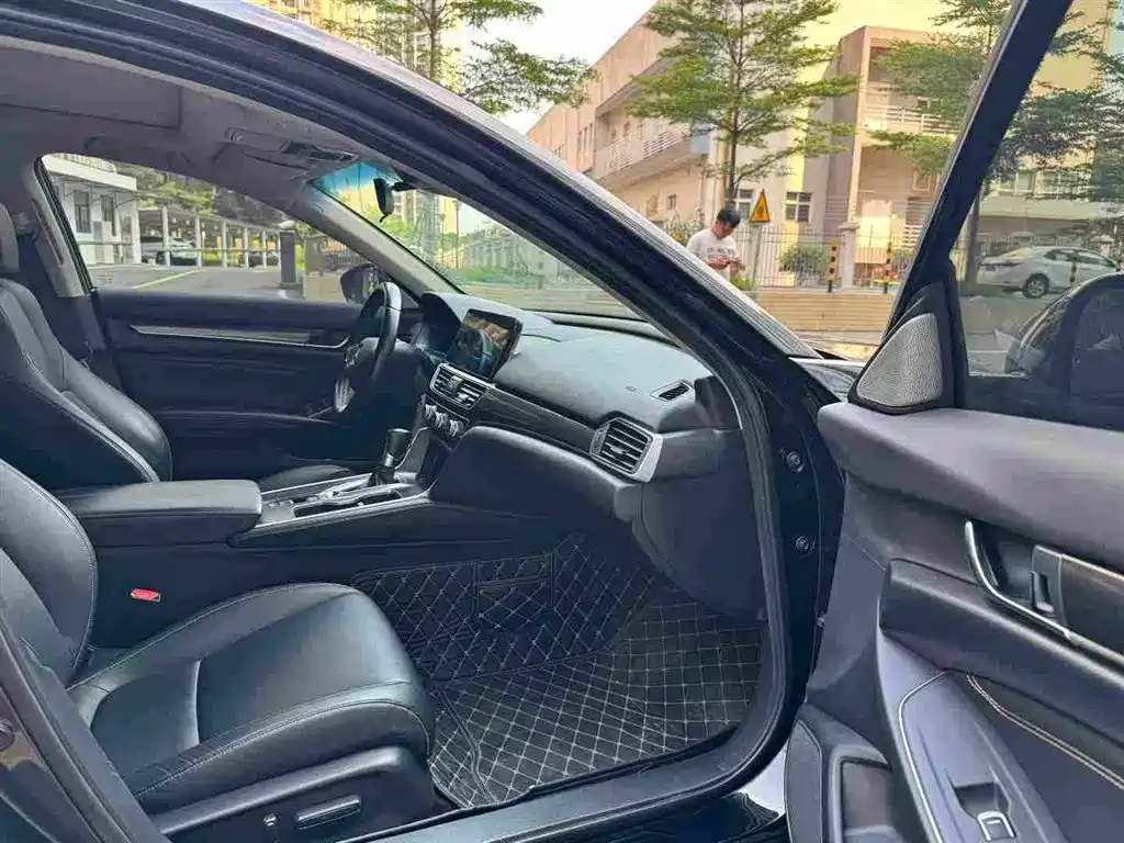 Honda Accord — миниатюра 8