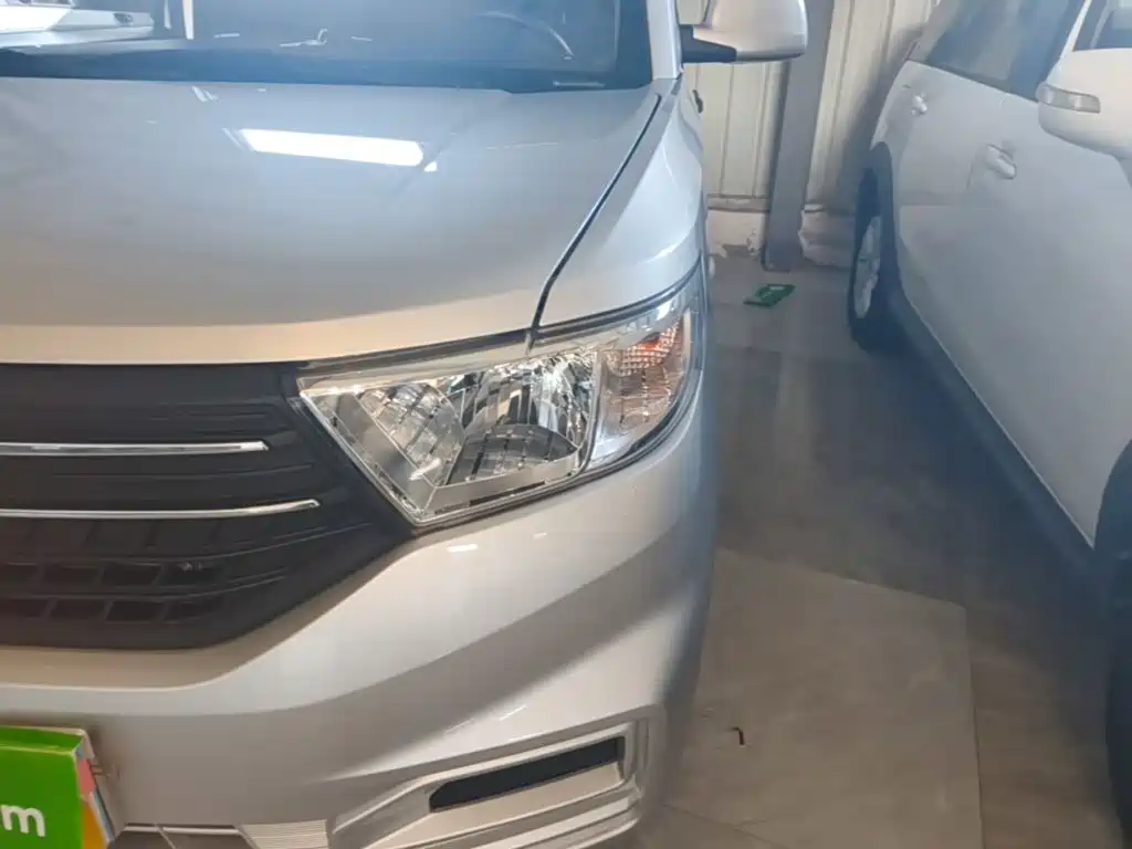 Wuling Hongguang V — миниатюра 24