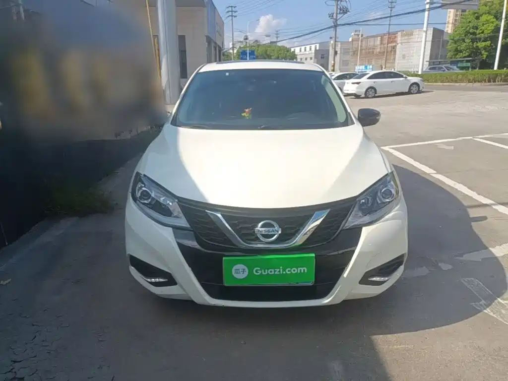 Nissan Tiida — миниатюра 3