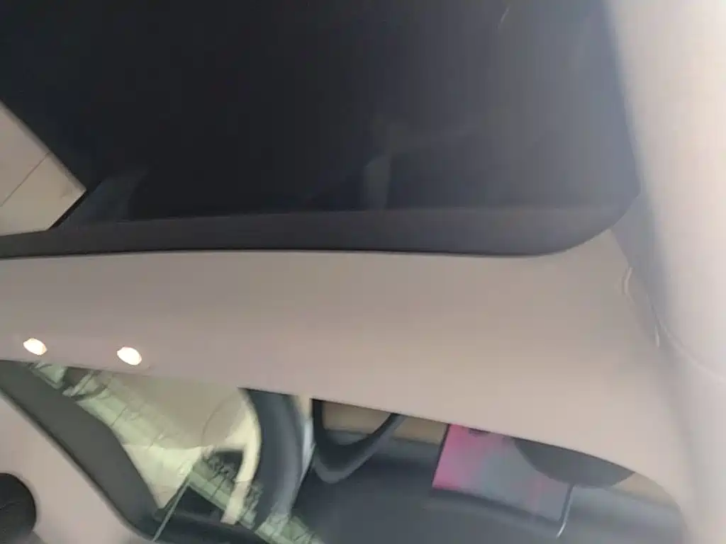Tesla Model 3 — миниатюра 18