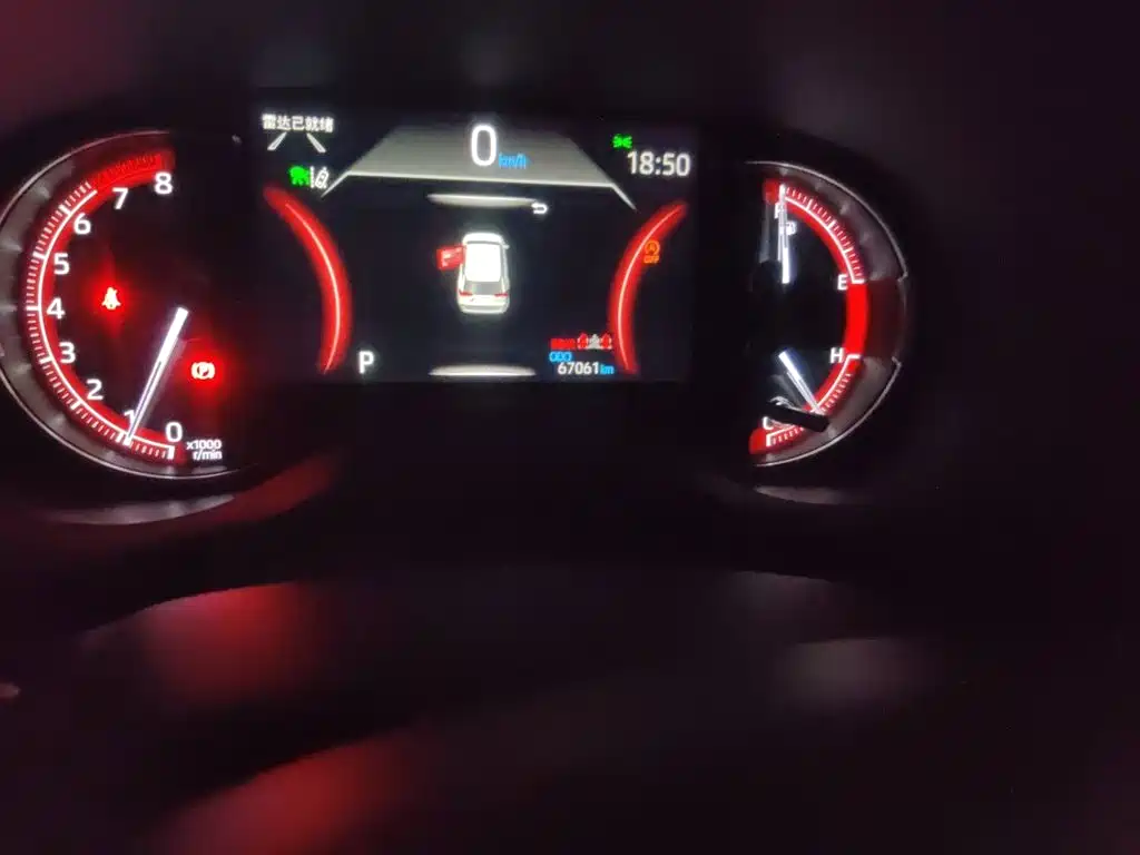 Toyota RAV4 — миниатюра 9