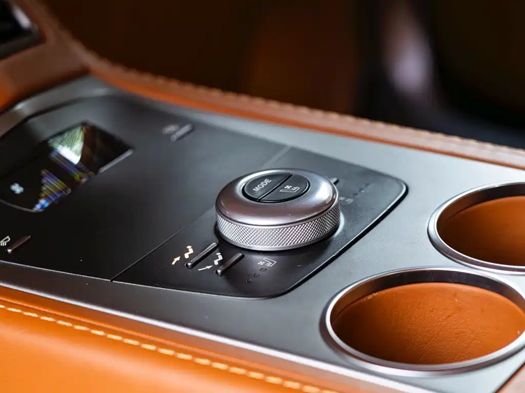 Aston Martin Rapide — миниатюра 25