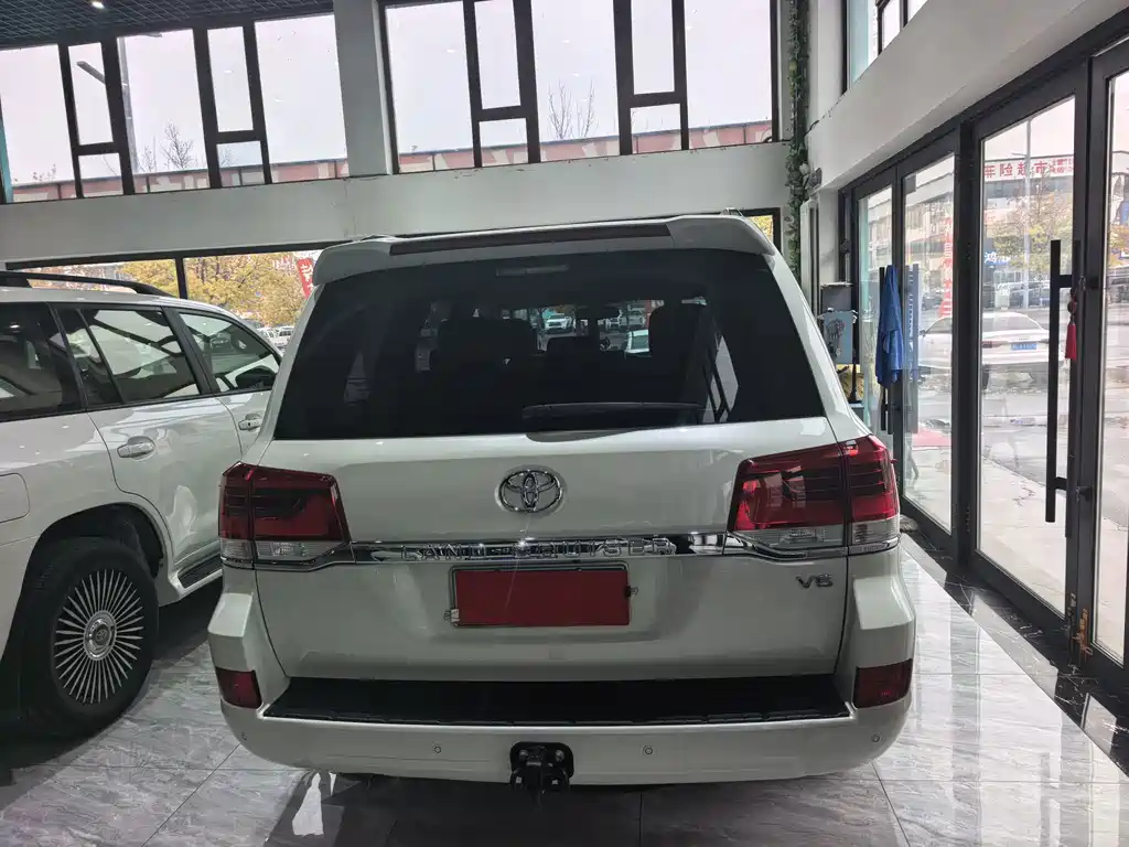 Toyota Land Cruiser — миниатюра 4
