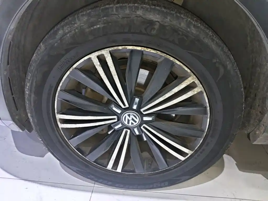 Volkswagen Tiguan L — миниатюра 23