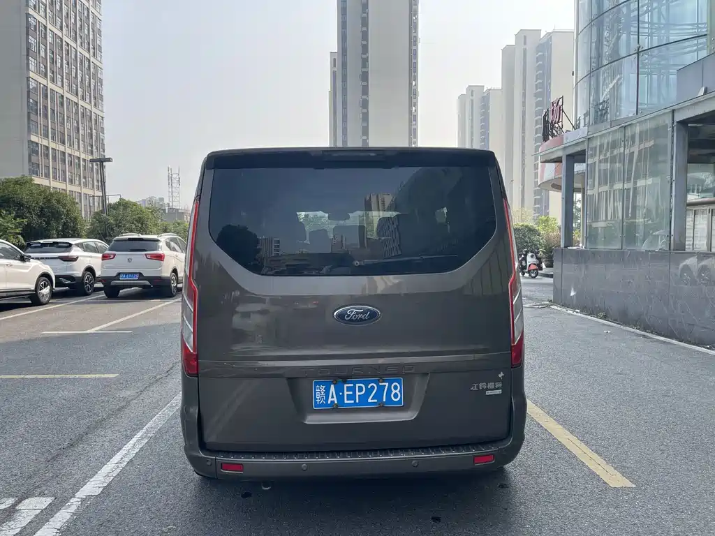 Ford Tourneo — миниатюра 4
