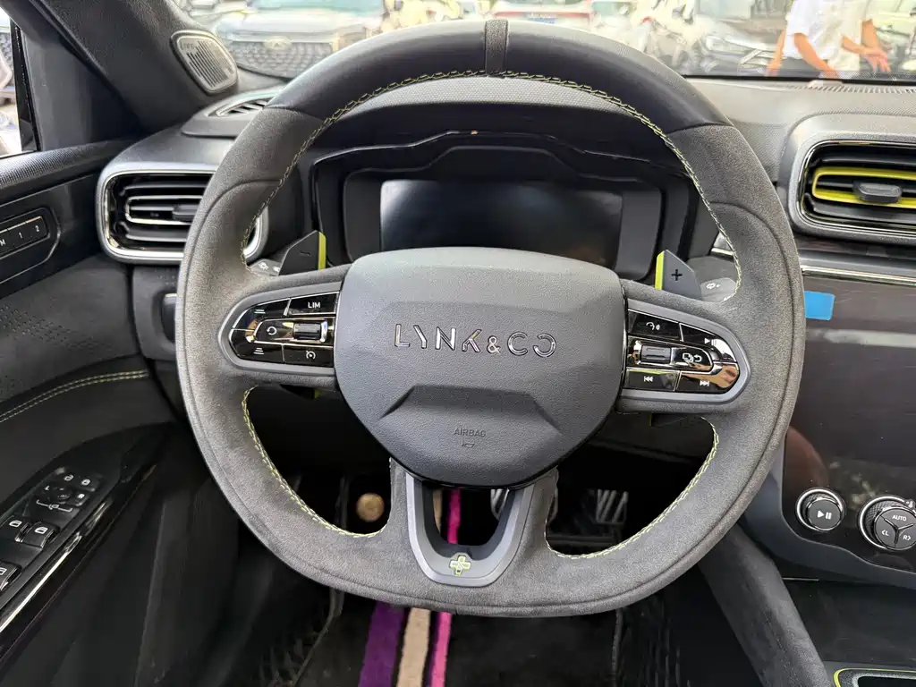 Lynk & Co 03 — миниатюра 7