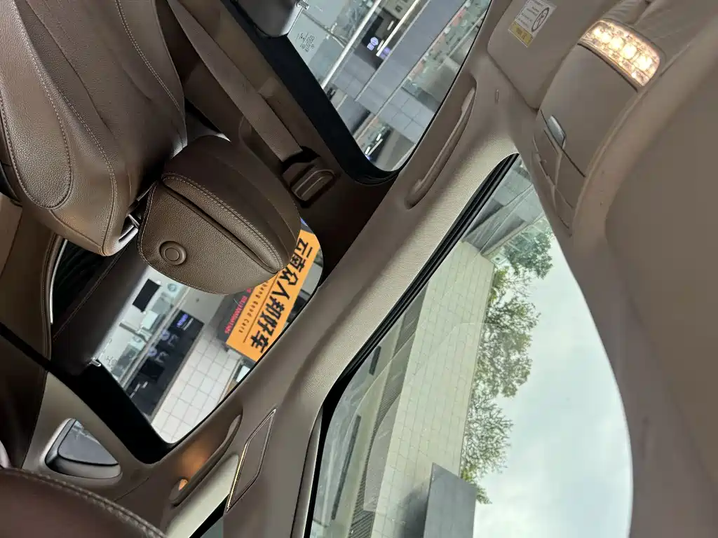 Mercedes-Benz E-Class — миниатюра 14