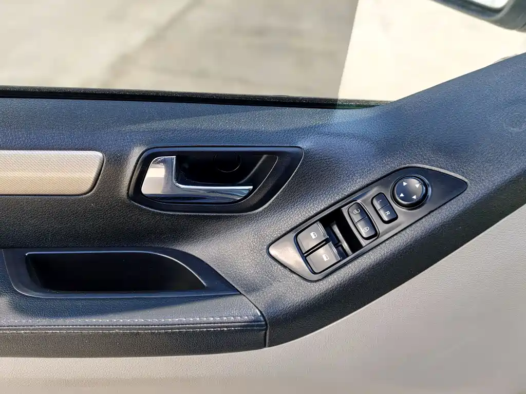 SAIC MAXUS CHASE G10