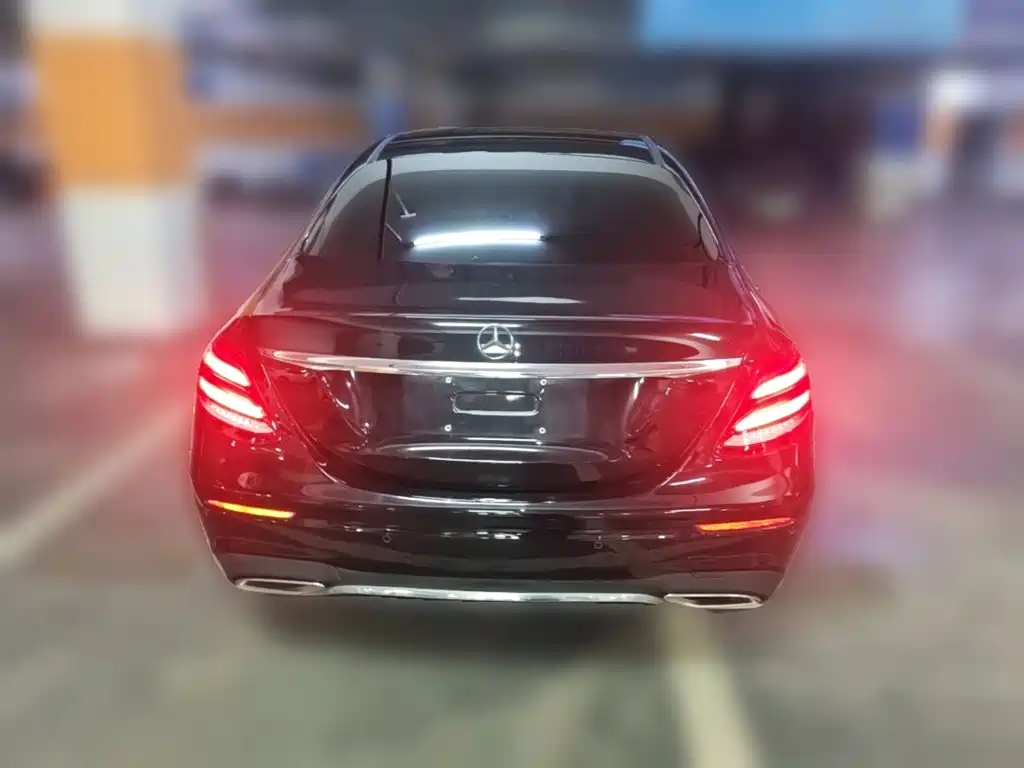 Mercedes-Benz E-Class — миниатюра 8