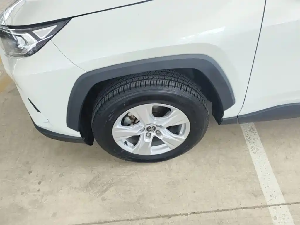 Toyota RAV4 — миниатюра 23