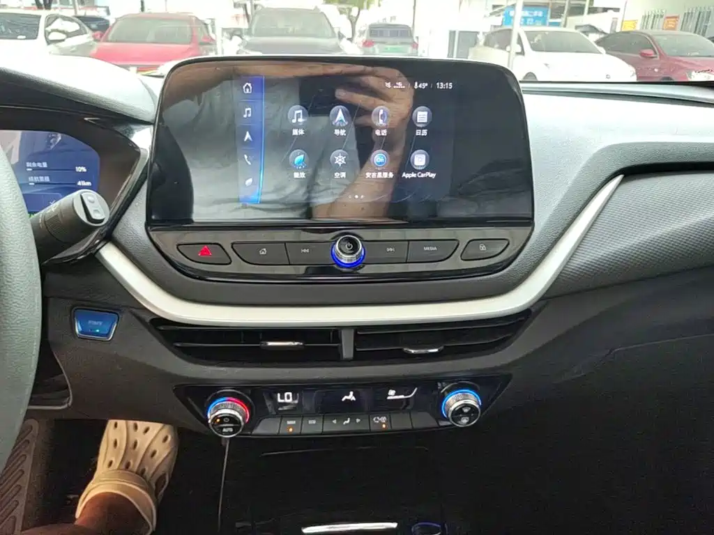 Chevrolet Menlo — миниатюра 13
