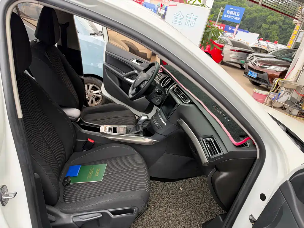 Peugeot 408 — миниатюра 27
