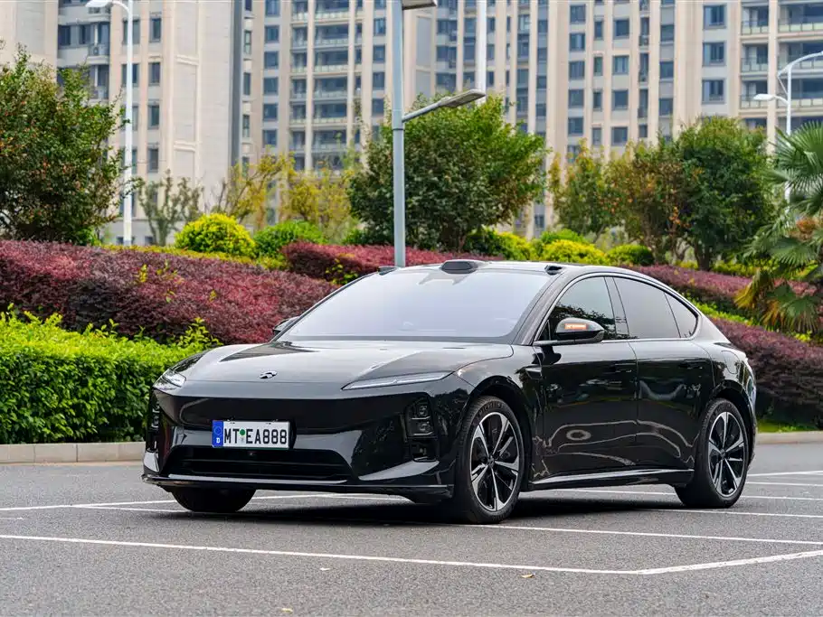 NIO ET5