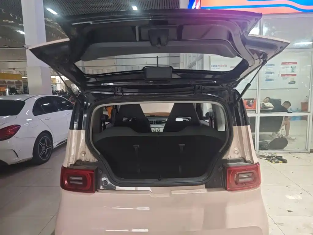 Wuling MINIEV — миниатюра 19