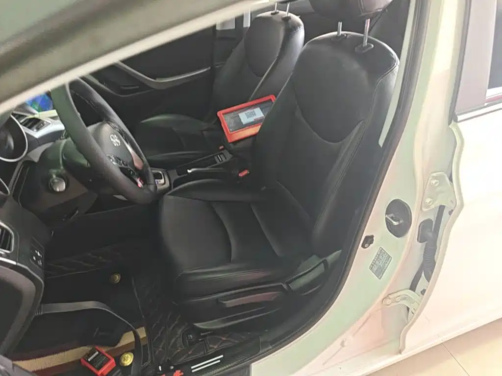 Hyundai Elantra Langdong — миниатюра 15