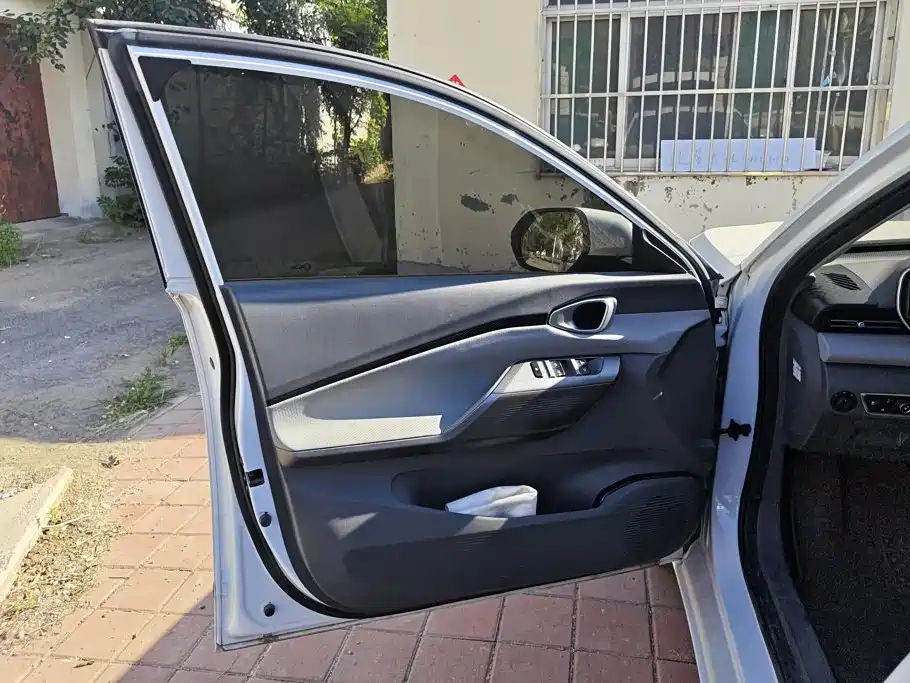 Baojun RC-5 — миниатюра 7