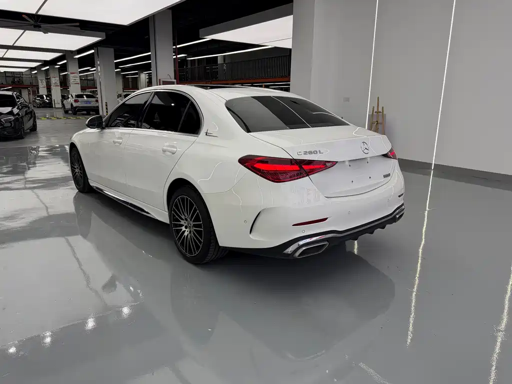 Mercedes-Benz C-Class — миниатюра 13