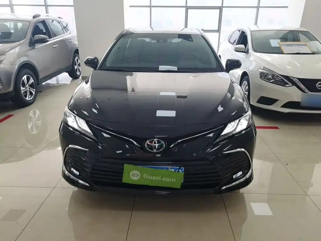 Toyota Camry — миниатюра 3