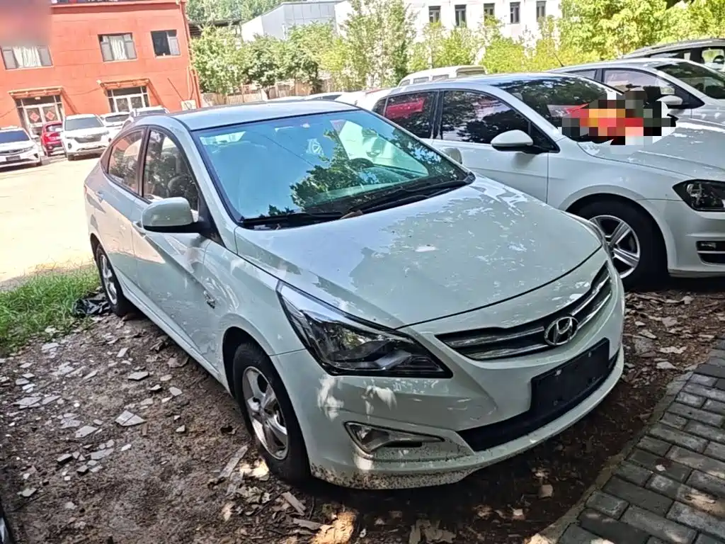 Hyundai Verna — миниатюра 4