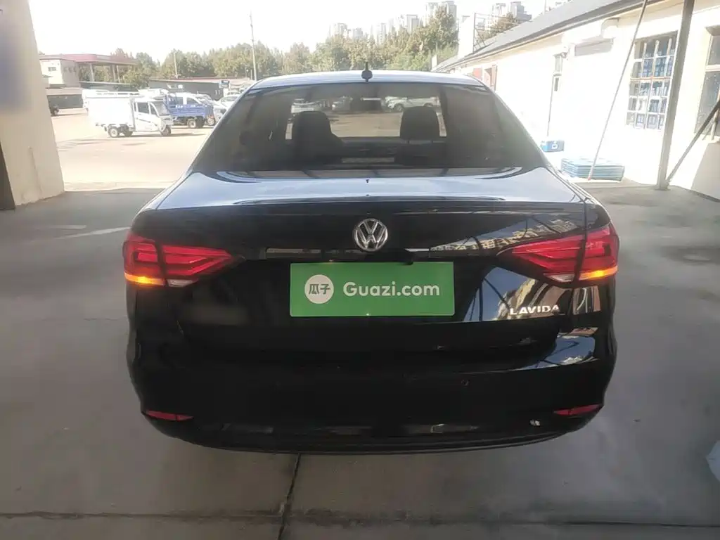 Volkswagen Lavida — миниатюра 6