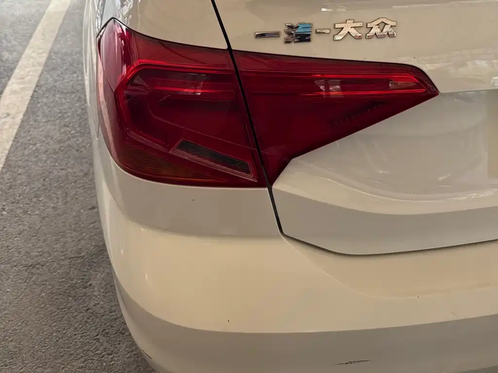 Volkswagen Jetta — миниатюра 6