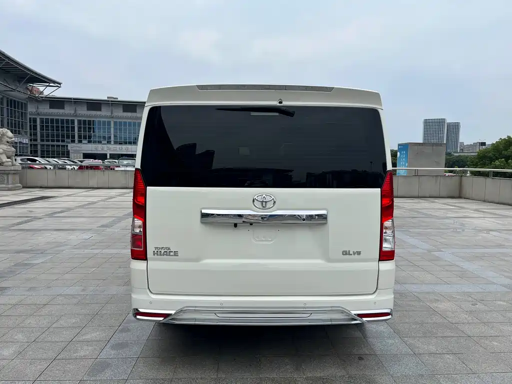 Toyota Hiace — миниатюра 5