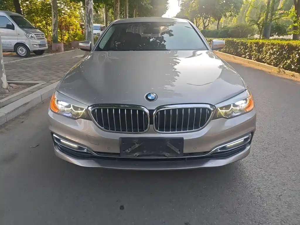 BMW 5 Series — миниатюра 3