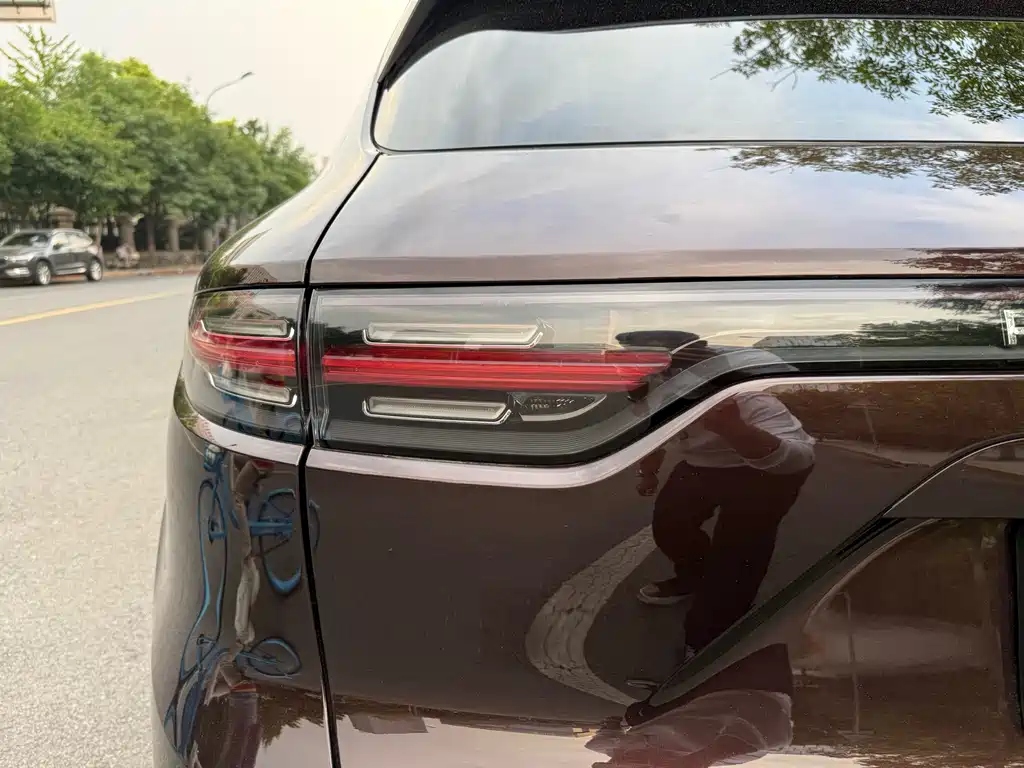 Porsche Cayenne — миниатюра 9