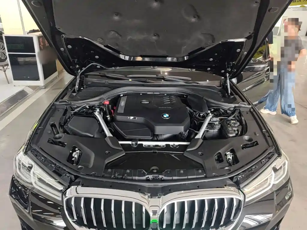 BMW 5 Series — миниатюра 20
