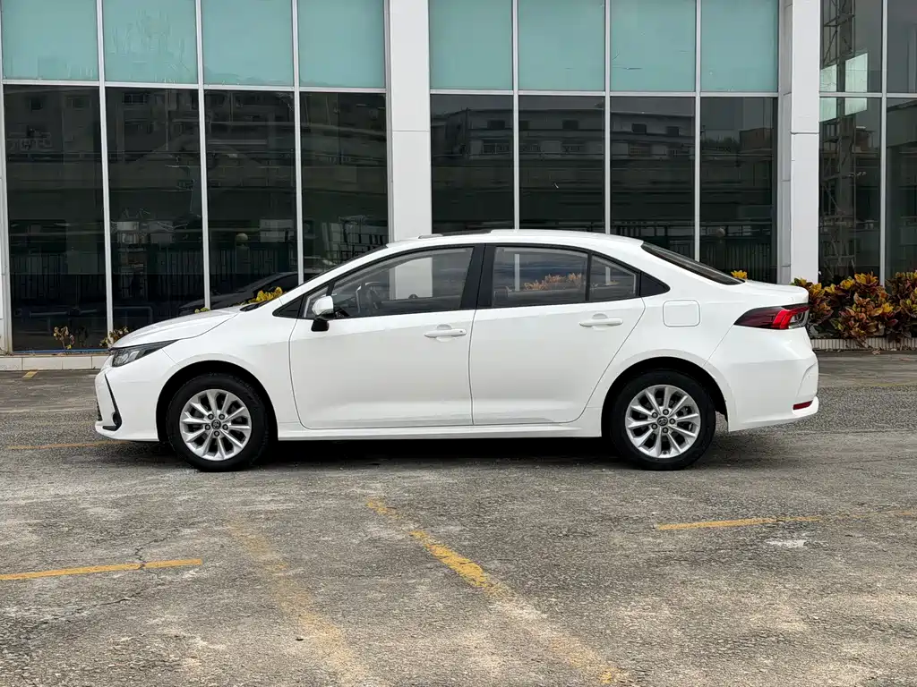 Toyota Corolla — миниатюра 7