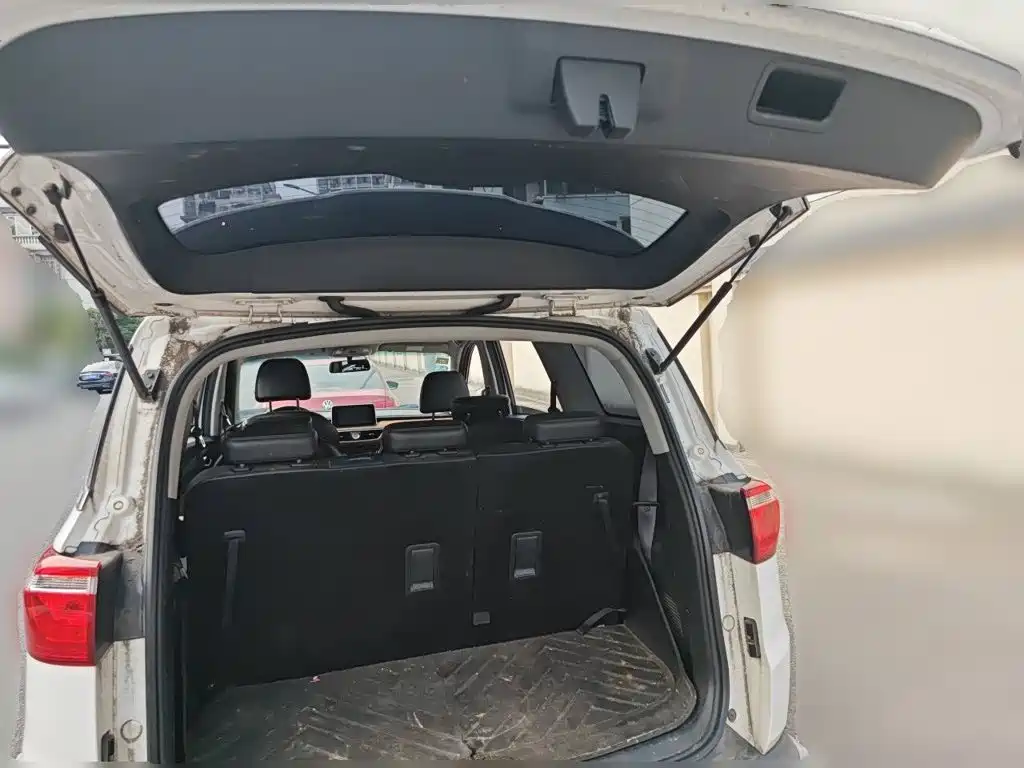 Wuling Hongguang S3 — миниатюра 10