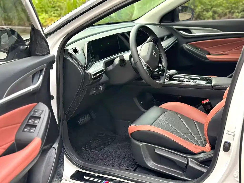 Changan Eado — миниатюра 4